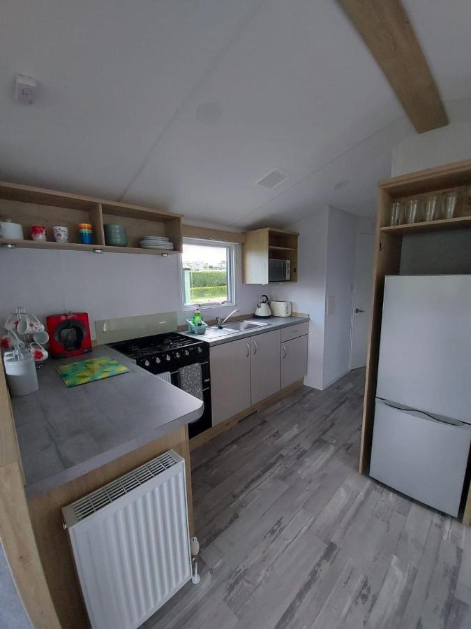 Woofles Luxury Caravan At Knaresborough Lido Exterior photo